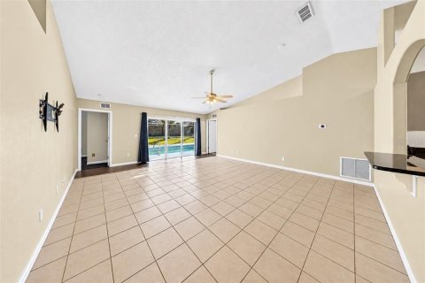 Villa ou maison à vendre à Edgewater, Floride: 4 chambres, 174.84 m2 № 2402972 - photo 10