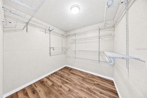 Villa ou maison à vendre à Edgewater, Floride: 4 chambres, 174.84 m2 № 2402972 - photo 19