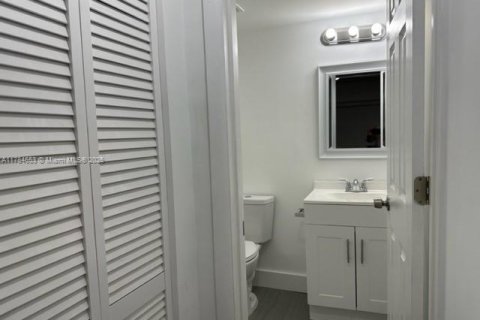 Condominio en alquiler en Sunrise, Florida, 3 dormitorios, 118.54 m2 № 1958641 - foto 10