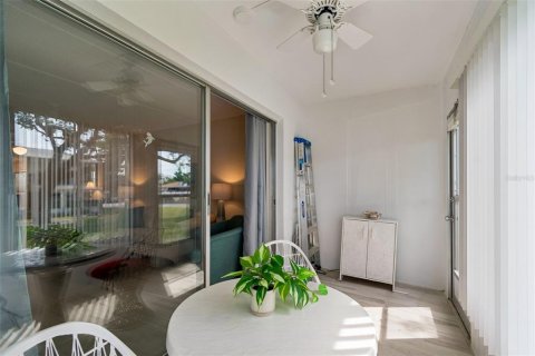 Condo in Belleair Bluffs, Florida, 2 bedrooms  № 2107336 - photo 29