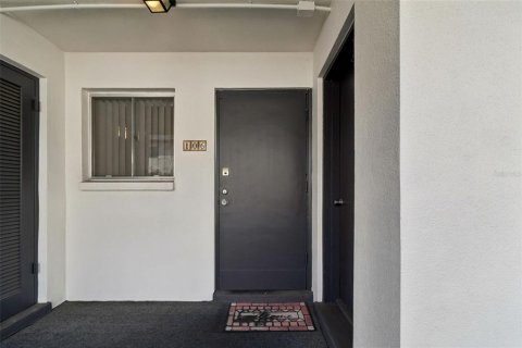 Condo in Belleair Bluffs, Florida, 2 bedrooms  № 2107336 - photo 6