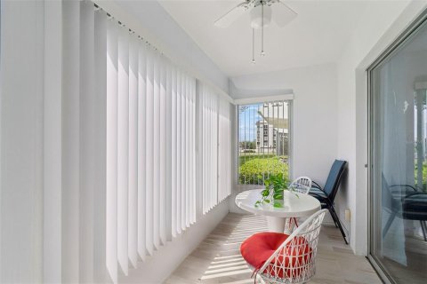 Condo in Belleair Bluffs, Florida, 2 bedrooms  № 2107336 - photo 27