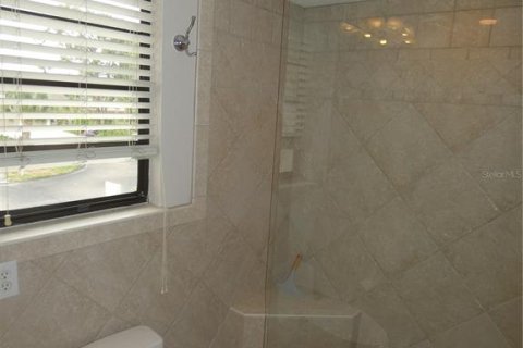 Townhouse in Sarasota, Florida 3 bedrooms, 179.58 sq.m. № 2167082 - photo 25