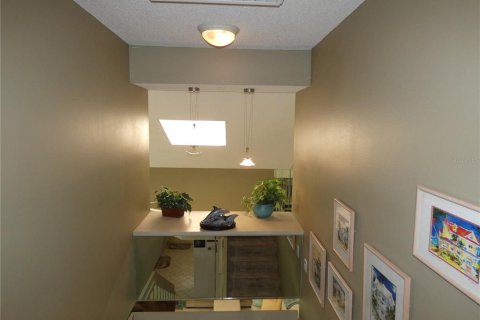 Townhouse in Sarasota, Florida 3 bedrooms, 179.58 sq.m. № 2167082 - photo 19