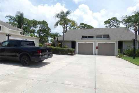 Townhouse in Sarasota, Florida 3 bedrooms, 179.58 sq.m. № 2167082 - photo 5
