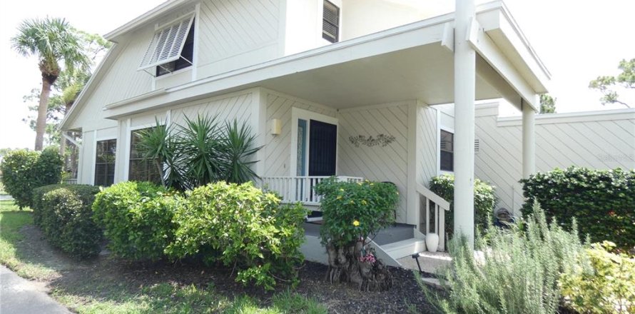 Townhouse in Sarasota, Florida 3 bedrooms, 179.58 sq.m. № 2167082