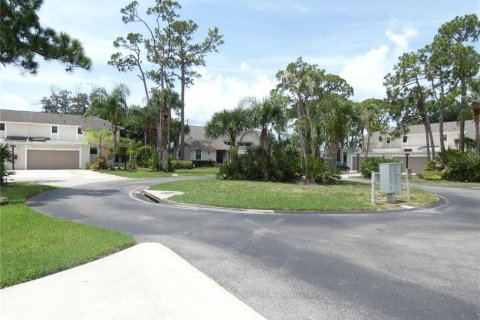 Townhouse in Sarasota, Florida 3 bedrooms, 179.58 sq.m. № 2167082 - photo 6