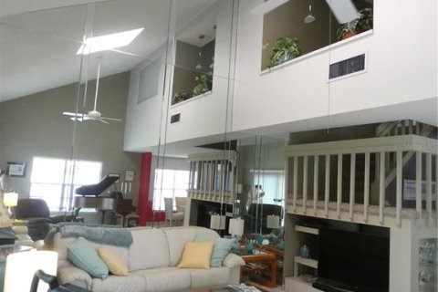 Townhouse in Sarasota, Florida 3 bedrooms, 179.58 sq.m. № 2167082 - photo 10