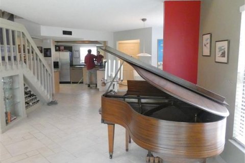 Townhouse in Sarasota, Florida 3 bedrooms, 179.58 sq.m. № 2167082 - photo 18