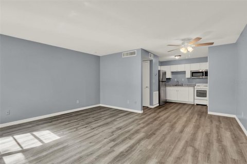 Apartment in Clermont, Florida 2 bedrooms, 74.32 sq.m. № 1916371 - photo 3
