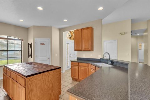 House in Haines City, Florida 5 bedrooms, 232.26 sq.m. № 1903145 - photo 13