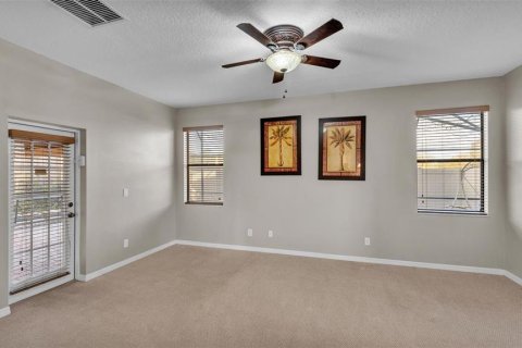 House in Haines City, Florida 5 bedrooms, 232.26 sq.m. № 1903145 - photo 18