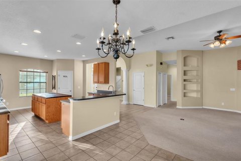 House in Haines City, Florida 5 bedrooms, 232.26 sq.m. № 1903145 - photo 12