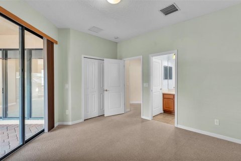 House in Haines City, Florida 5 bedrooms, 232.26 sq.m. № 1903145 - photo 30
