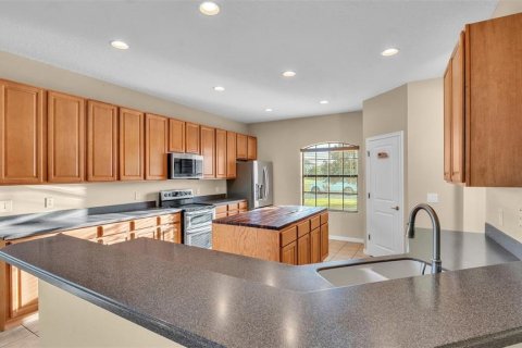House in Haines City, Florida 5 bedrooms, 232.26 sq.m. № 1903145 - photo 11