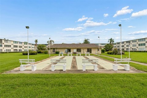 Condo in Saint Petersburg, Florida, 1 bedroom  № 2151528 - photo 26