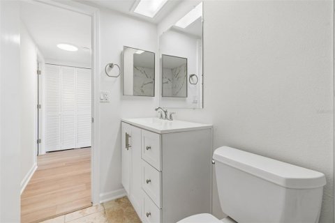Condo in Saint Petersburg, Florida, 1 bedroom  № 2151528 - photo 14