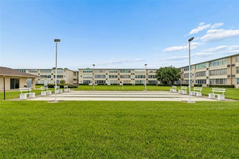 Condo in Saint Petersburg, Florida, 1 bedroom  № 2151528 - photo 25