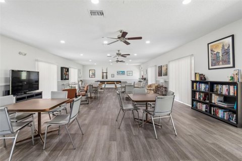 Condo in Saint Petersburg, Florida, 1 bedroom  № 2151528 - photo 29