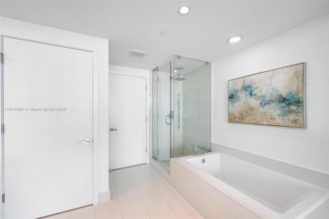 Купить кондоминиум в Майами, Флорида 3 спальни, 152.92м2, № 2005328 - фото 12