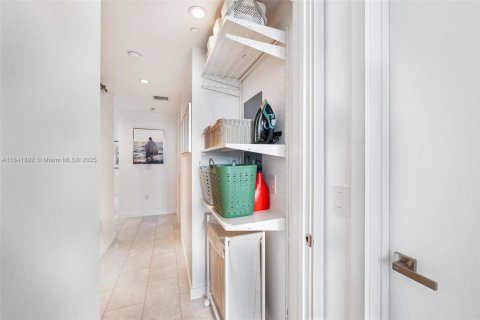 Купить кондоминиум в Майами, Флорида 3 спальни, 152.92м2, № 2005328 - фото 29