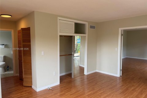 Copropriété à louer à North Miami, Floride: 1 chambre, 93.83 m2 № 2050416 - photo 5