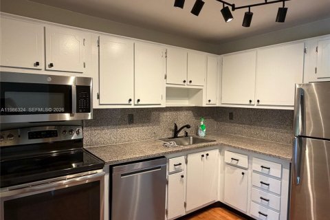 Copropriété à louer à North Miami, Floride: 1 chambre, 93.83 m2 № 2050416 - photo 3