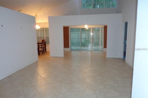 Villa ou maison à louer à Gainesville, Floride: 2 chambres, 102.47 m2 № 2390757 - photo 4