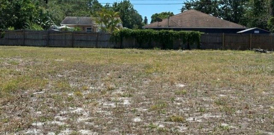Land in Saint Petersburg, Florida № 1718864