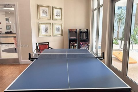 Condo in Hollywood, Florida, 1 bedroom  № 2040460 - photo 27