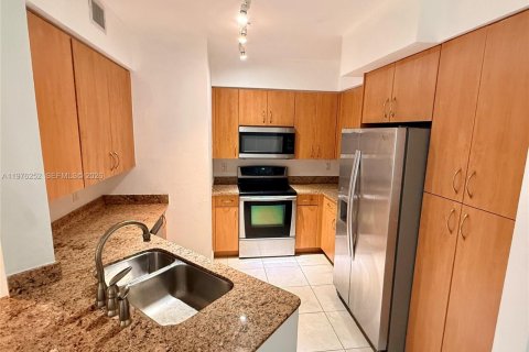 Condo in Hollywood, Florida, 1 bedroom  № 2040460 - photo 6