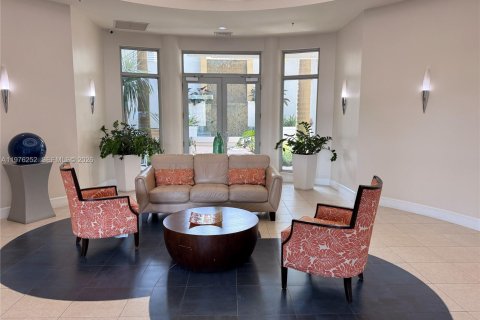 Condo in Hollywood, Florida, 1 bedroom  № 2040460 - photo 3