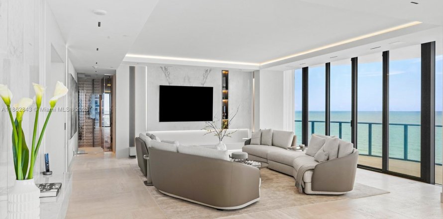 Condo in Sunny Isles Beach, Florida, 4 bedrooms  № 1891352