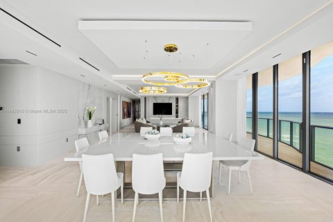 Condo in Sunny Isles Beach, Florida, 4 bedrooms  № 1891352 - photo 18