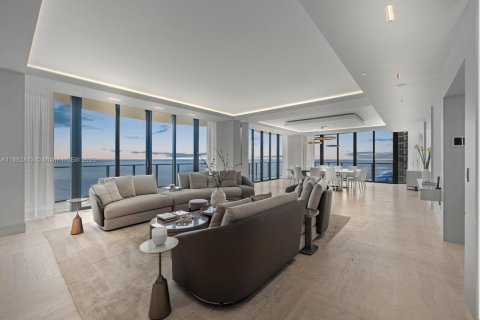 Condo in Sunny Isles Beach, Florida, 4 bedrooms  № 1891352 - photo 13
