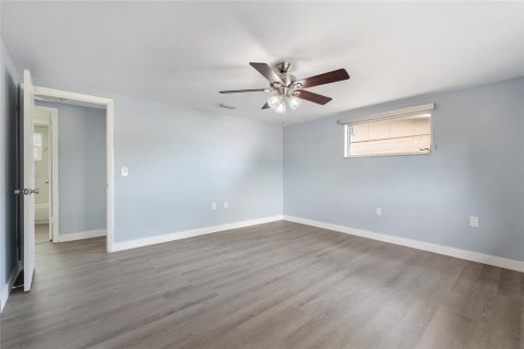 House in New Port Richey, Florida 3 bedrooms, 104.79 sq.m. № 1749553 - photo 14