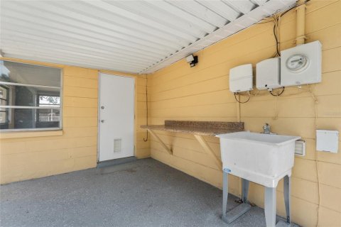 House in New Port Richey, Florida 3 bedrooms, 104.79 sq.m. № 1749553 - photo 25
