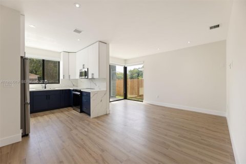 Propiedad comercial en venta en Miami, Florida, 260.13 m2 № 1991717 - foto 28