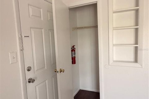 Condo in Altamonte Springs, Florida, 1 bedroom  № 2231013 - photo 11
