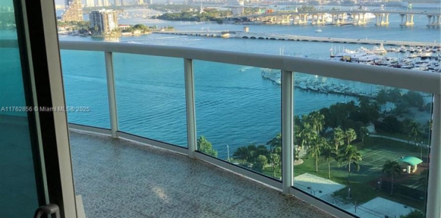 Condo à Miami, Floride, 3 chambres № 1573167