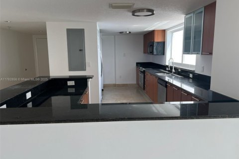 Copropriété à vendre à Miami, Floride: 3 chambres, 203.36 m2 № 1573167 - photo 4