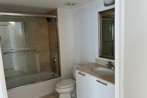 Copropriété à vendre à Miami, Floride: 3 chambres, 203.36 m2 № 1573167 - photo 19