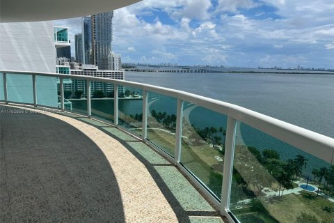 Copropriété à vendre à Miami, Floride: 3 chambres, 203.36 m2 № 1573167 - photo 2