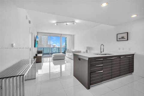 Copropriété à vendre à Miami, Floride: 1 chambre, 76.37 m2 № 2178441 - photo 3