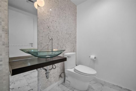 Copropriété à vendre à Miami, Floride: 1 chambre, 76.37 m2 № 2178441 - photo 12