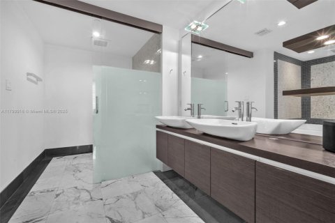 Copropriété à vendre à Miami, Floride: 1 chambre, 76.37 m2 № 2178441 - photo 9