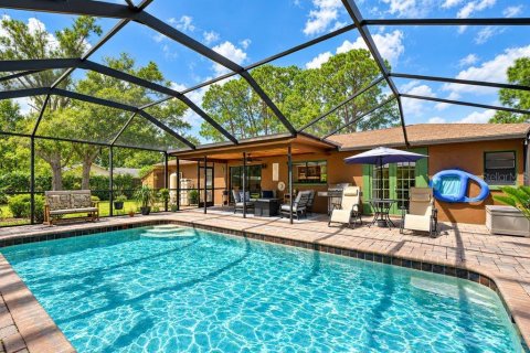 House in New Port Richey, Florida 3 bedrooms, 179.86 sq.m. № 2404946 - photo 3