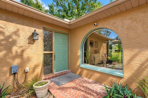 House in New Port Richey, Florida 3 bedrooms, 179.86 sq.m. № 2404946 - photo 5