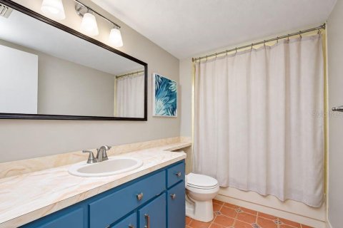 House in New Port Richey, Florida 3 bedrooms, 179.86 sq.m. № 2404946 - photo 26