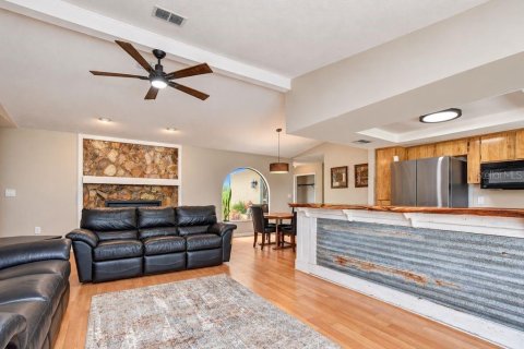 House in New Port Richey, Florida 3 bedrooms, 179.86 sq.m. № 2404946 - photo 10
